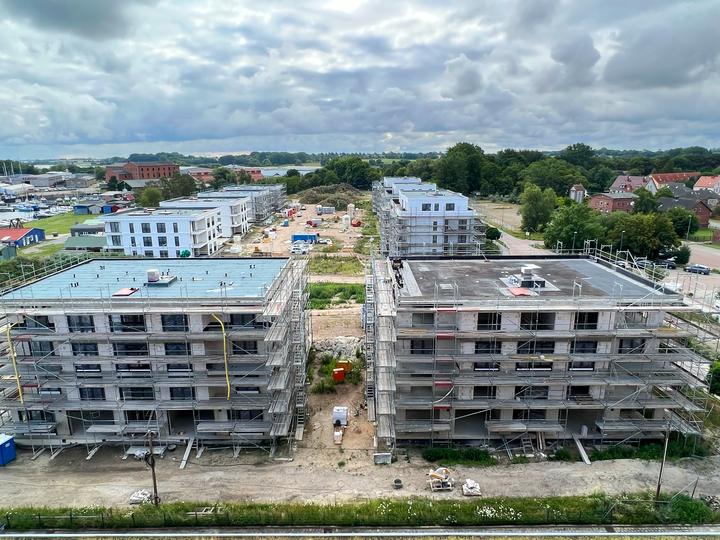 Yachthafen Barth, Baufortschritt August 2023: Fassade und Ausbau