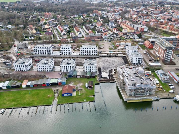 Yachthafen Barth, Baufortschritt Januar 2025: Fertigstellung und Außenanlagen